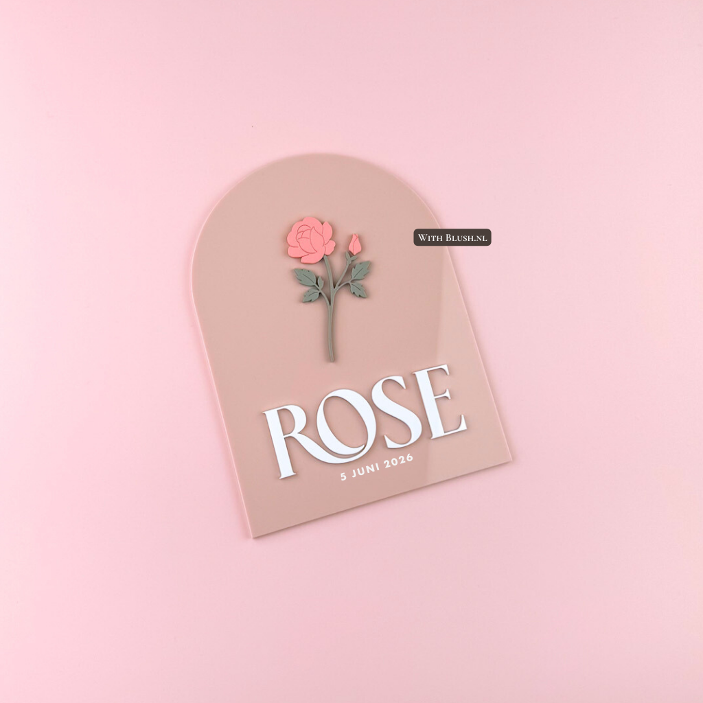 Geboortebord met birth flower en naam van plexiglas voor babykamer