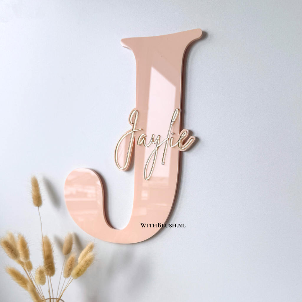 letter van peach plexiglas gepersonaliseerd met naam