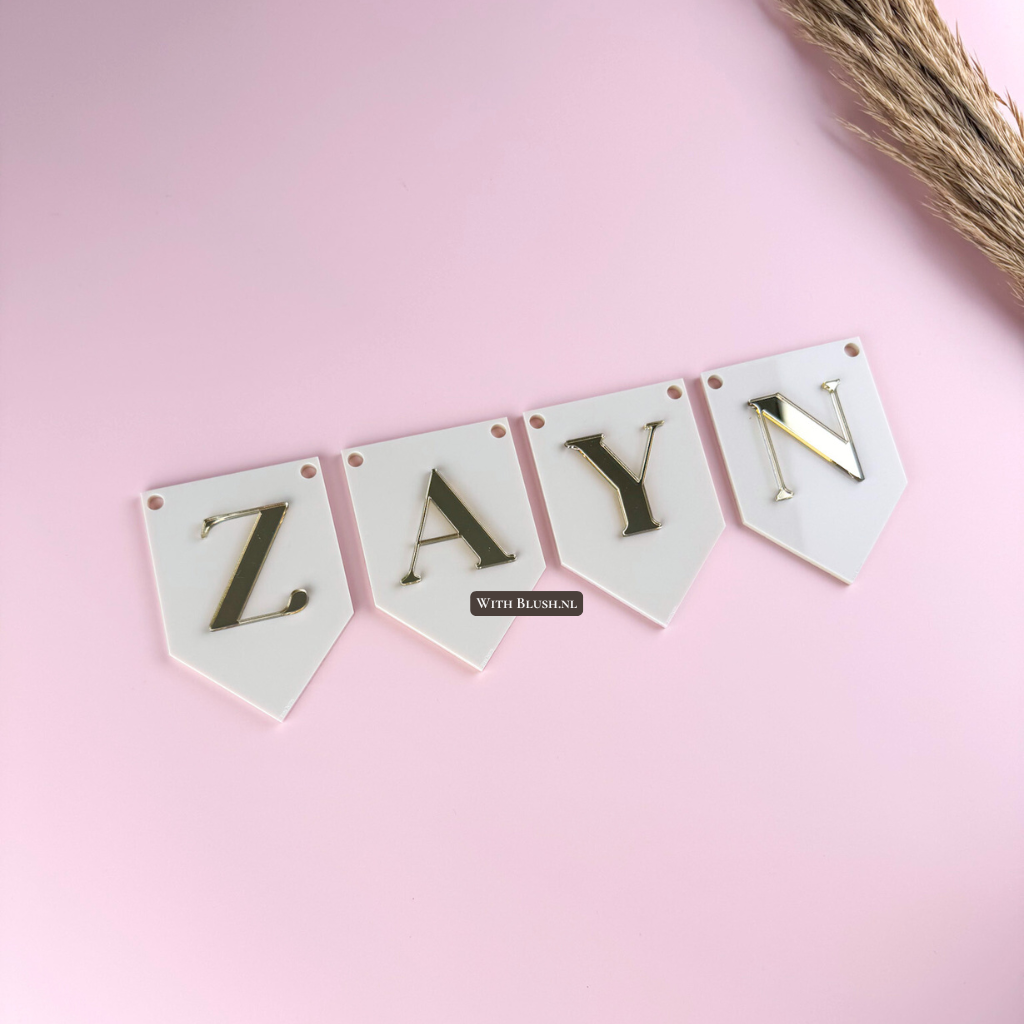 Beige glanzend plexiglas naamslinger met letters in spiegelgoud plexiglas, unieke wanddecoratie voor babyshower, feestje of interieur
