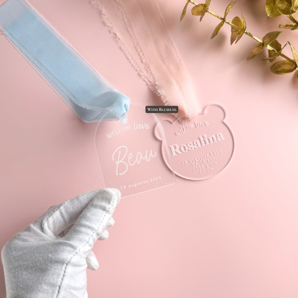 geboorte kerstbal in de vorm van een teddybeer met naam en geboortedetails