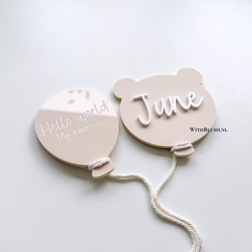 gepersonaliseerde geboorteset ballon en teddybeerballon van beige plexiglas