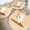 Houten baby mijlpaalkaarten in de vorm van een teddybeer, perfect voor het vastleggen van maandelijkse mijlpalen