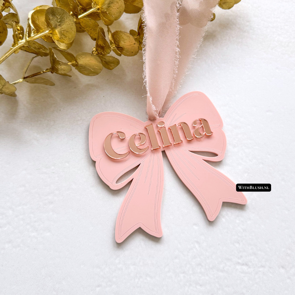 gepersonaliseerde strik kersthanger met naam