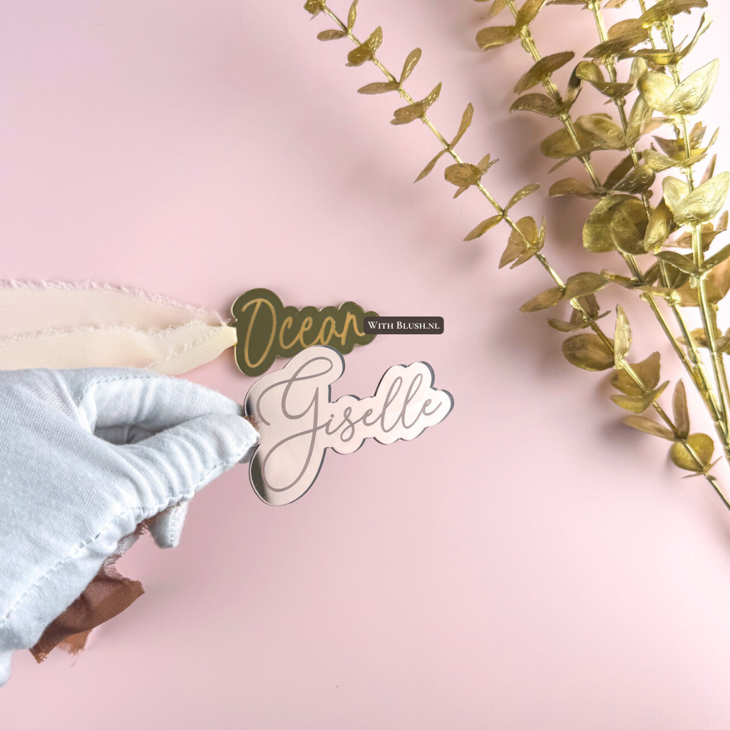 Gepersonaliseerde kersthanger met naam gegraveerd in spiegel plexiglas goud en bruin