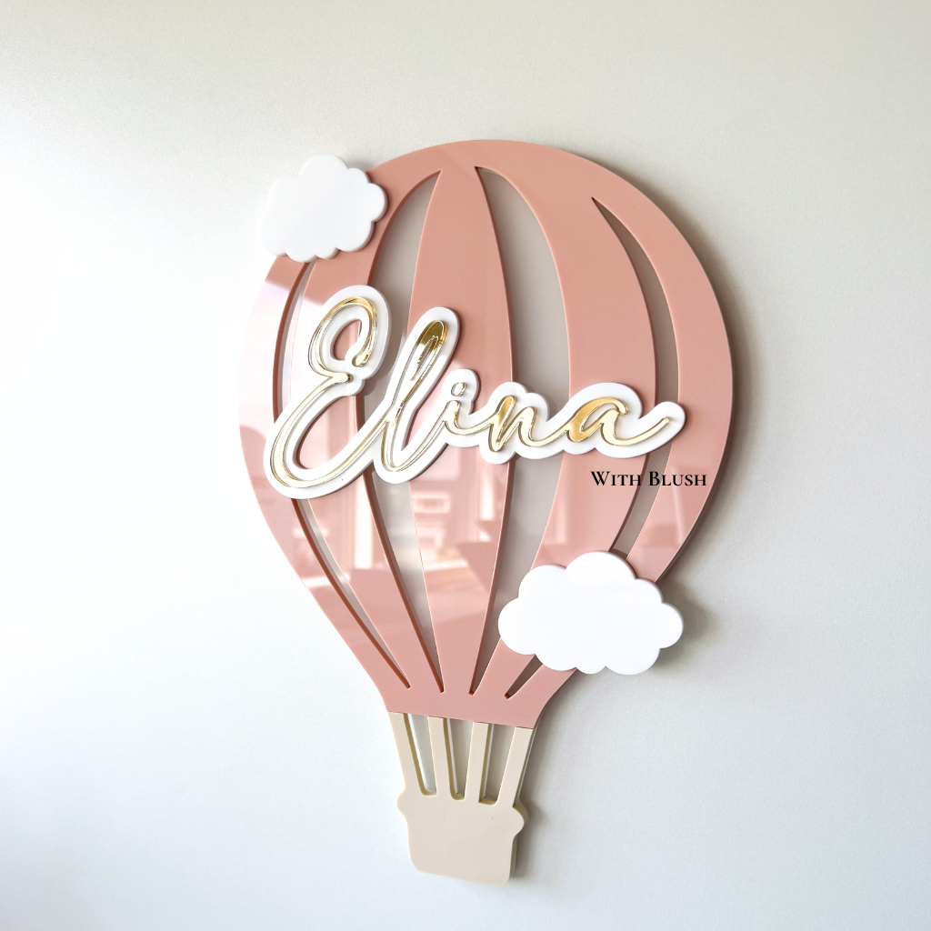 3d naambord luchtballon met wolken