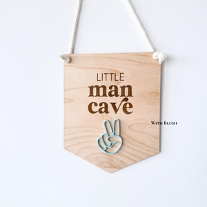 Stoer houten of plexiglas Little Man Cave wandbord met gegraveerde tekst, een unieke decoratie voor een babykamer, peuterkamer of speelruimte.